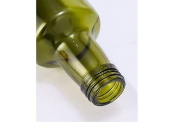 Smooth mouth of glass oil bottles