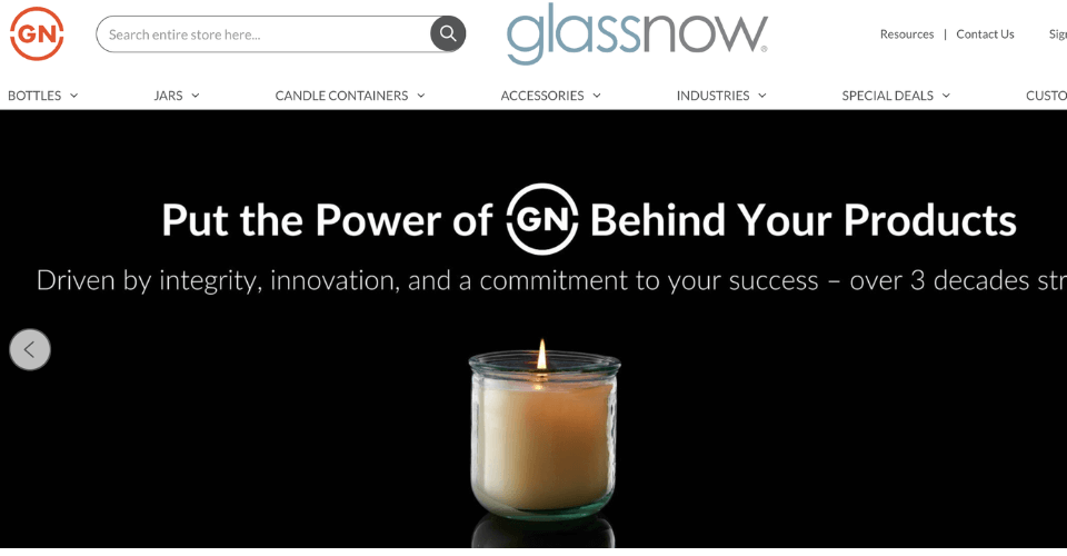 A screenshot of the Glassnow website banner, featuring their eco-friendly and stylish glass packaging.